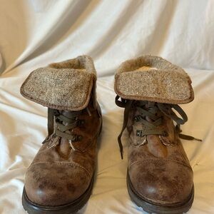 Roxy Brown Lace up Ankle Boots with Fur Lining women’s size 11